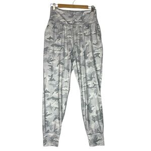 Gap Fit Eclipse gray camo joggers comfort athleisure